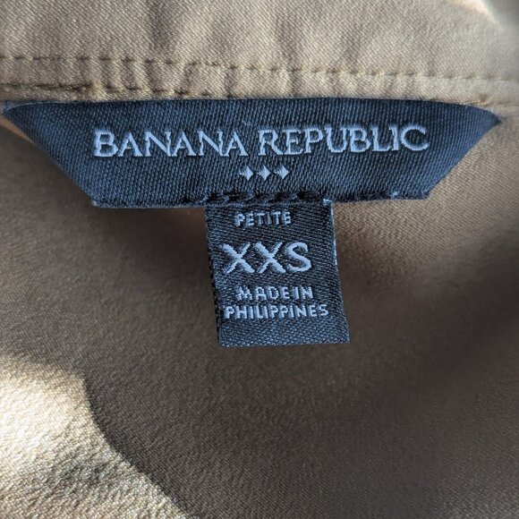 BANANA REPUBLIC Satiny Tunic Length Blouse XXS Petite but fits XS Petite - Picture 6 of 6